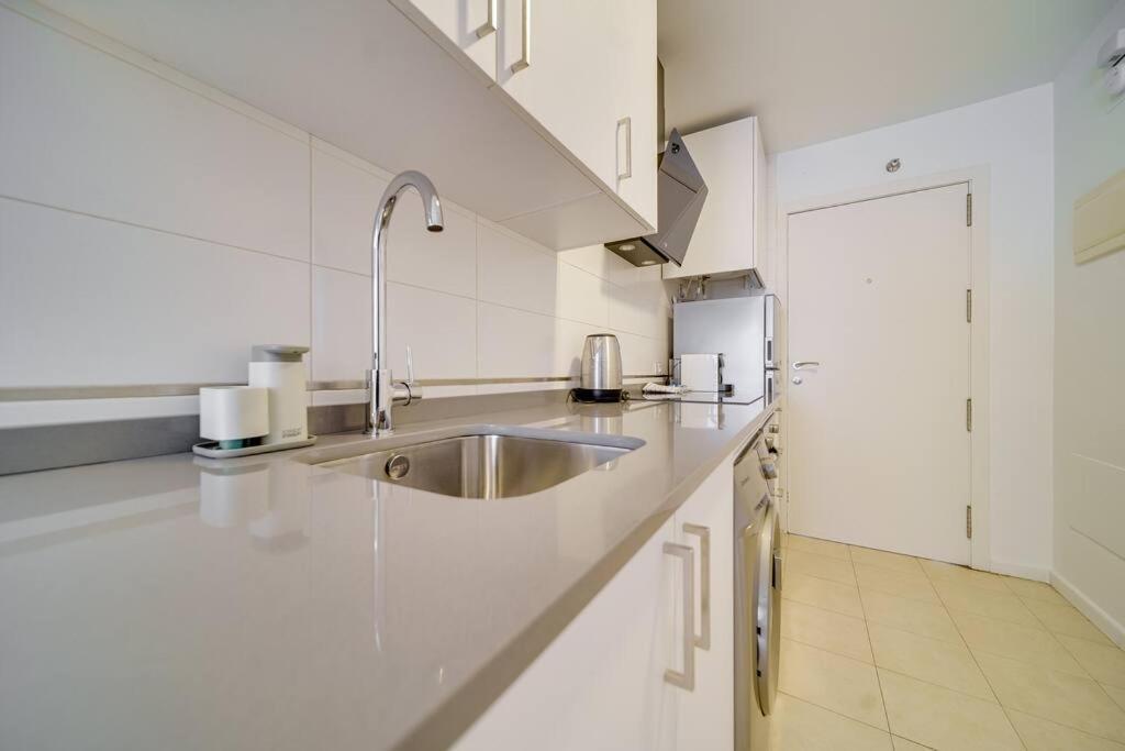 Sophisticated Studio In The Center Of مالقة المظهر الخارجي الصورة